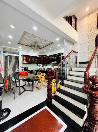  BÁN NHÀ 5 TẦNG ĐƯỜNG AN DƯƠNG VƯƠNG ( 56m2 ) HẺM XE TẢI ĐỐI DIỆN CÔNG VIÊN . Giá nhỉnh nhẹ 7 Tỷ