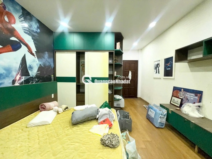 Hẻm xe tải, ô tô 7 chỗ ngủ trong nhà. Khu vực phân lô đồng bộ. Dân trí cao,an ninh,yên tĩnh.