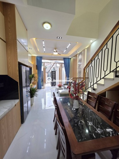 Bán nhà 3 tầng 3 mê Ô TÔ vào tận nhà Tôn Đức Thắng - FULL nội thất mới keng