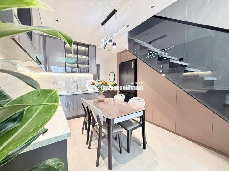 Bán nhà 3 tầng 3 mê kiệt Ô TÔ Tôn Đức Thắng - FULL nội thất Y hình