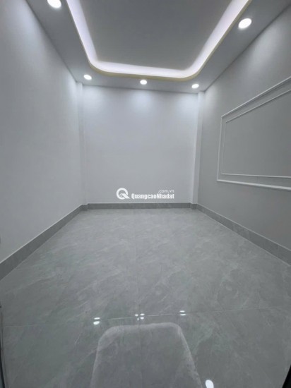  Bán Nhà Mặt Tiền Diện Tích Lớn – Nhà Mới, Giá Tốt, Chỉ Khoảng 30–40 Phút Đến Trung Tâm TP.HCM