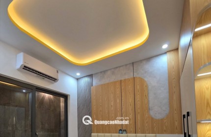 Bán nhà 3 tầng 3 mê Ô TÔ vào tận nhà Tôn Đức Thắng - FULL nội thất mới keng
