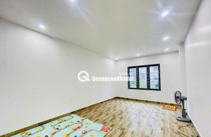 NHÀ CỰC ĐẸP GẦN NGÃ 3 SỞ DẦU Ô TÔ ĐỖ CỬA