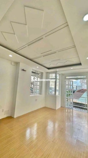  64M2 X 4 TẦNG  ĐƯỜNG 5M XE TẢI ĐỔ CỔNG - NGAY TRUNG TÂM CHỢ VẢI  NHỈNH 7 TỶ