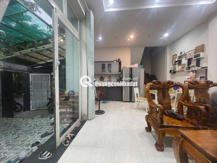 7 tỷ 2 - 100m ngang hơn 8m nhà 3 tầng kiên cố sát Vạn Phúc City - HẺM XE HƠI TỚI CỬA