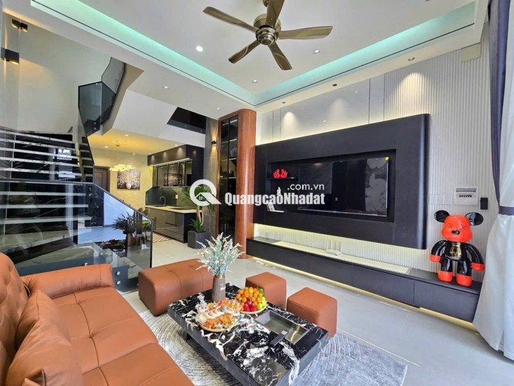  NHÀ MỚI 100% – Ô TÔ NGỦ TRONG NHÀ 