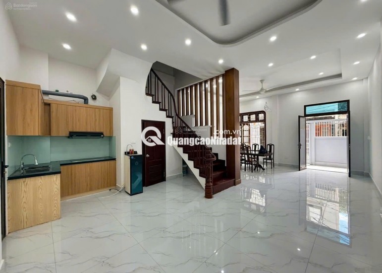 CHO THUÊ NHÀ 3 TẦNG - Ô TÔ ĐỖ SÂN tại PHÚ THƯỢNG, TÂY HỒ, HÀ NỘI- GIÁ 15TR/ THÁNG
