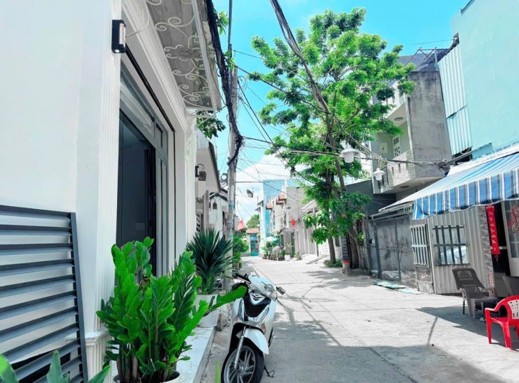  BÁN NHÀ GÓC 2 MẶT TIỀN – CỰC HIẾM CẠNH Q.7 - ĐƯỜNG XE HƠI RỘNG