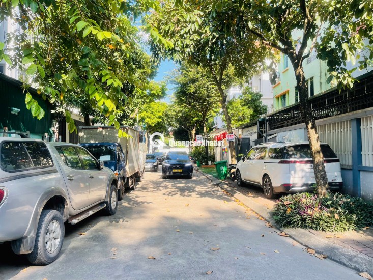 CHO THUÊ BIỆT THỰ LIỀN KỀ INTRACOM – 66 TRUNG VĂN, LÔ GÓC 2 MẶT THOÁNG. LH:0921209888
