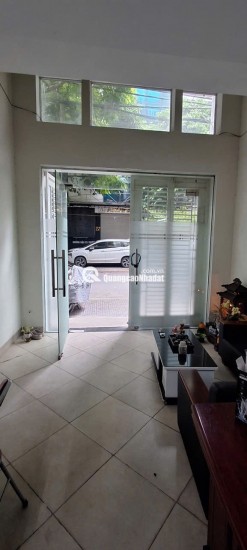 Cho thuê tầng 1 và tầng lửng để kinh doanh, làm văn phòng