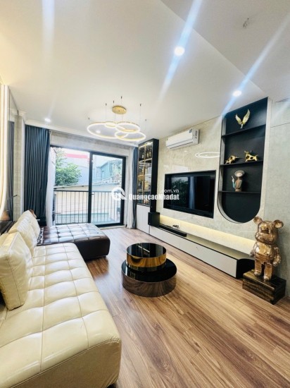 Bán nhà Ngọc thụy 11 tỷ 40m ô tô gara,thang máy,sổ đỏ Long Biên