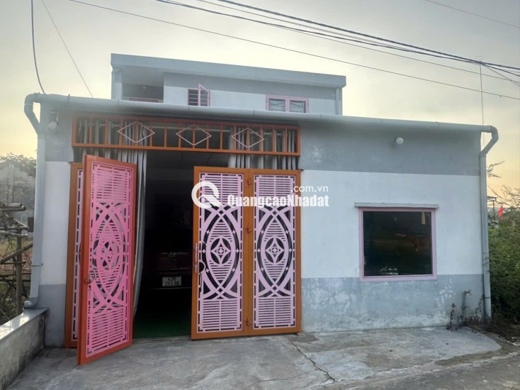 NHÀ VỊ TRÍ ĐẸP - GIÁ TỐT - CHÍNH CHỦ CẦN BÁN Căn Nhà 2 Tầng Xã Hòa Tiến, Hòa Vang, TP. Đà Nẵng. Liên hệ để làm việc chính chủ : 0762714856 - 0914263705 để xem nhà trực tiếp
