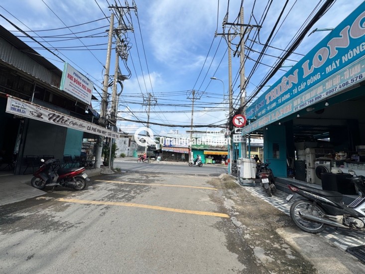 Bán Đất tặng kèm nhà cấp 4 - Bình Hưng - Bình Chánh.