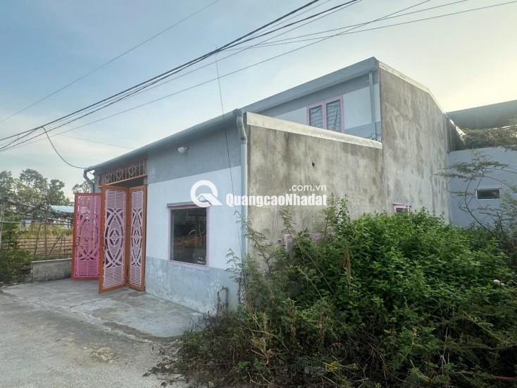 NHÀ VỊ TRÍ ĐẸP - GIÁ TỐT - CHÍNH CHỦ CẦN BÁN Căn Nhà 2 Tầng Xã Hòa Tiến, Hòa Vang, TP. Đà Nẵng. Liên hệ để làm việc chính chủ : 0762714856 - 0914263705 để xem nhà trực tiếp