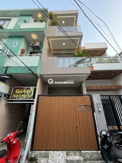 Nhà 3 tầng, kiệt rộng thông thoáng có thể kinh doanh, thông ra được đường Lý Tự Trọng, nhiều tiện nghi xung quanh..LH:0923777702 (e An)