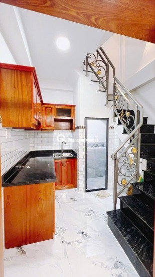 Bán nhà 4 tầng,diện tích sử dụng 80m2, 3PN, P3, Q.4, giá 6.7 tỷ, sổ đỏ chính chủ, LH 0793888191