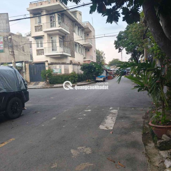 Nhà mặt phố rộng rãi tại Bình Hưng, không gian thoáng mát