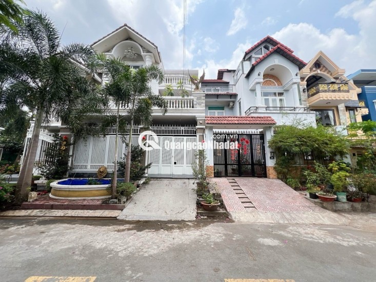 Bán nhà mặt phố 3 tầng rộng 144m² tại Xã Bình Hưng, Hồ Chí Minh, giá 12tỷ xxx