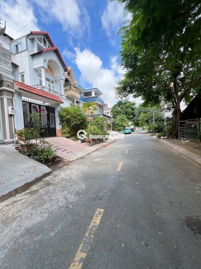 Bán nhà mặt phố 3 tầng rộng 144m² tại Xã Bình Hưng, Hồ Chí Minh, giá 12tỷ xxx