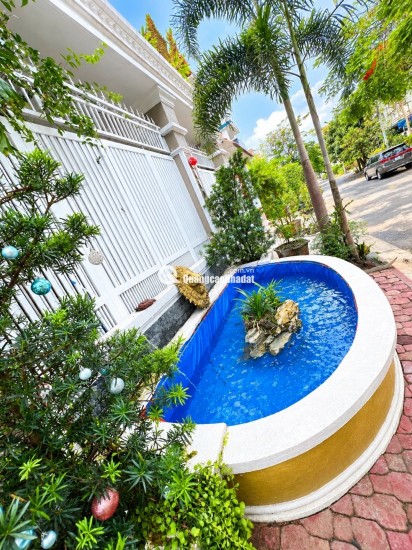 Bán nhà mặt phố 3 tầng rộng 144m² tại Xã Bình Hưng, Hồ Chí Minh, giá 12tỷ xxx