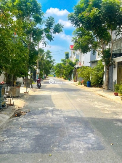 BÁN ĐẤT ĐỨC HOÀ TỈNH TÂY NINH - DT 93,6 M2 - SHR - 2TỶ050TR. LH:0903974577