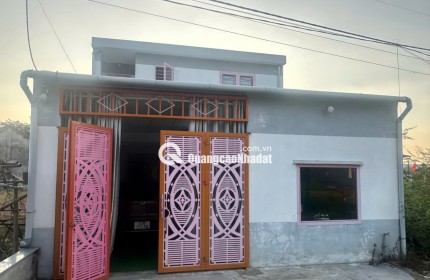 NHÀ VỊ TRÍ ĐẸP - GIÁ TỐT - CHÍNH CHỦ CẦN BÁN Căn Nhà 2 Tầng Xã Hòa Tiến, Hòa Vang, TP. Đà Nẵng. Liên hệ để làm việc chính chủ : 0762714856 - 0914263705 để xem nhà trực tiếp