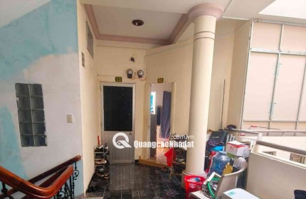 Nhà mặt phố rộng rãi tại Bình Hưng, không gian thoáng mát